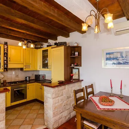 Holiday House Mlini